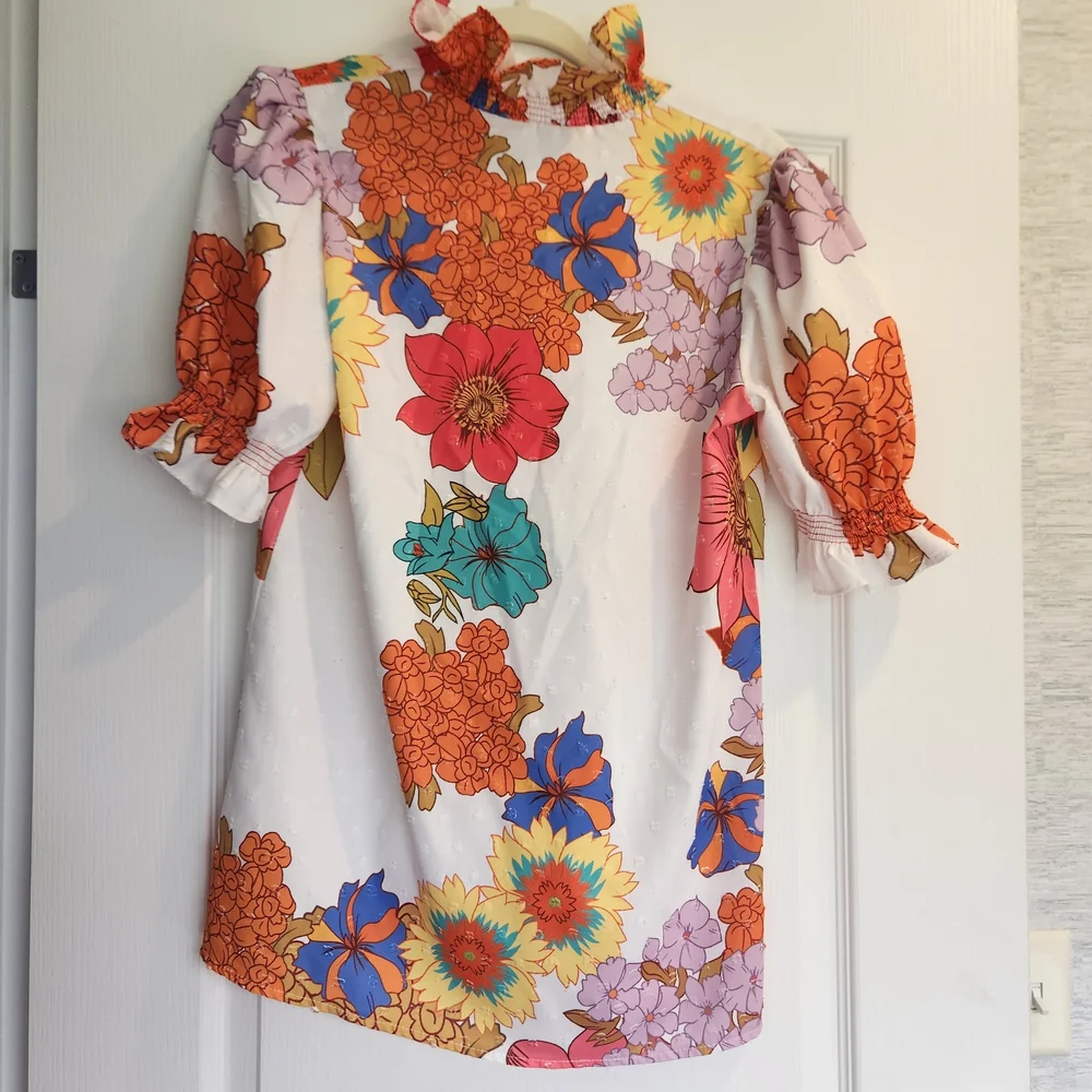 Colorful Floral Ruffle Blouse Size S Euc